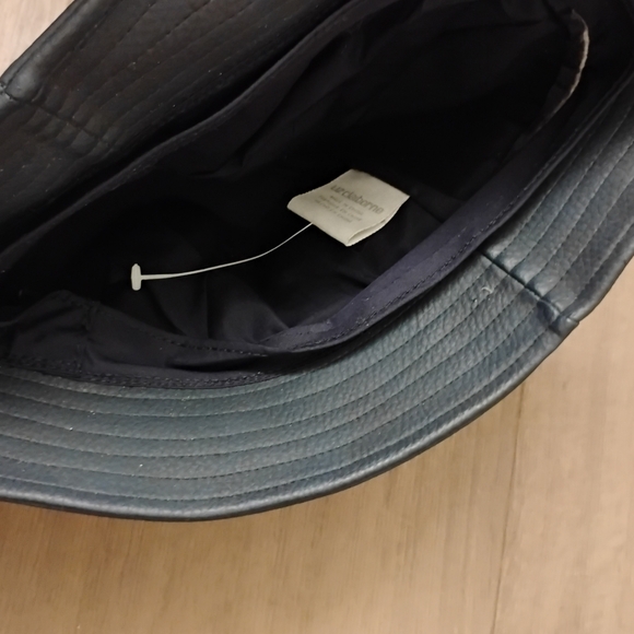 Vintage 2000s Liz Claiborne Faux Leather Bucket Hat - Picture 4 of 6